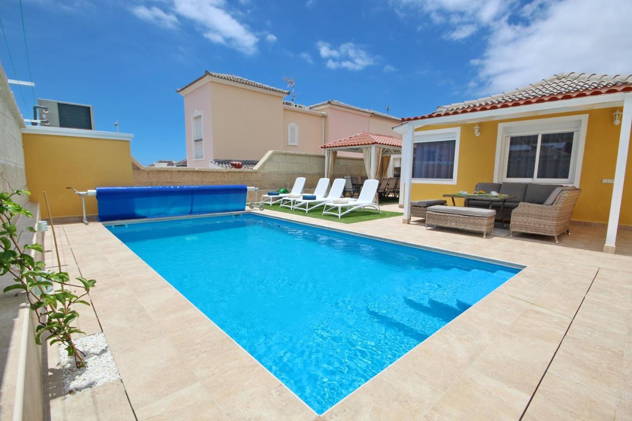 Villa Amazing 5-bedroom In Costa Adeje