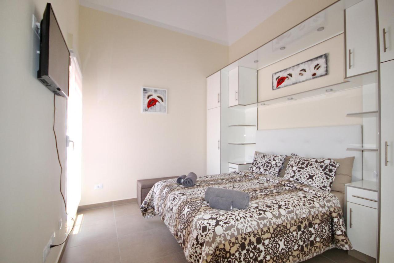 Amazing 5-bedroom In Costa Adeje