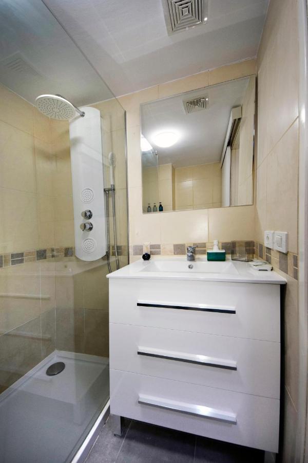 Apartment Peaceful & Bright Loft, Heated Pool, Netflix, Free Wifi & Parking, Tennis Los Cristianos (Tenerife)