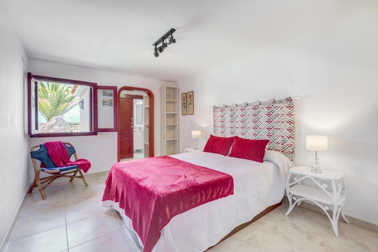 Amplio Chalet En Con Jardin Y Vista Al Mar * Palm-mar