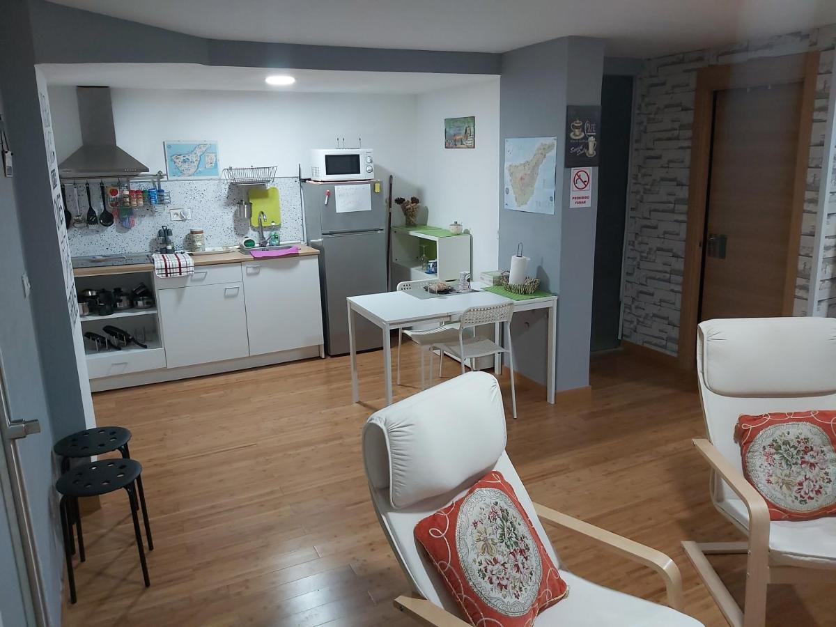 Loft Cruz, Acoran *