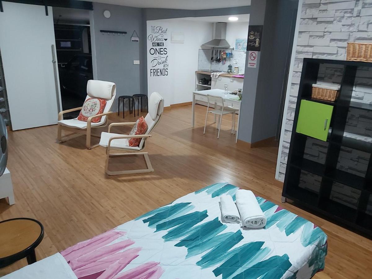 Loft Cruz, Acoran
