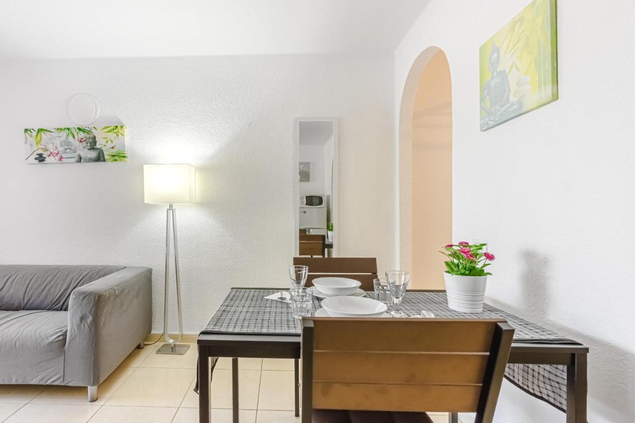 Fantastic Large In Front Of Heated Pool Wifi Apartment *