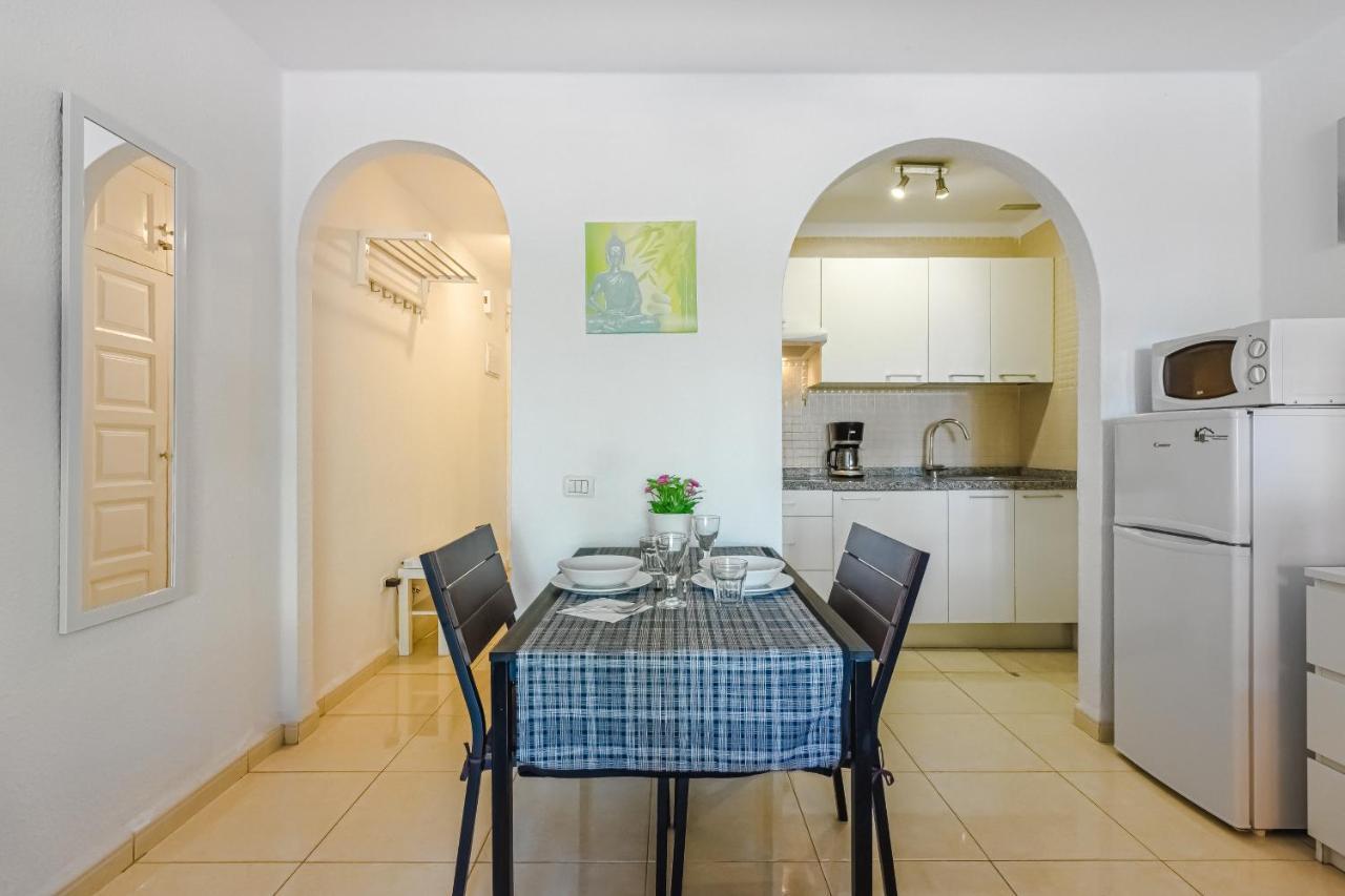 Fantastic Large In Front Of Heated Pool Wifi Apartment