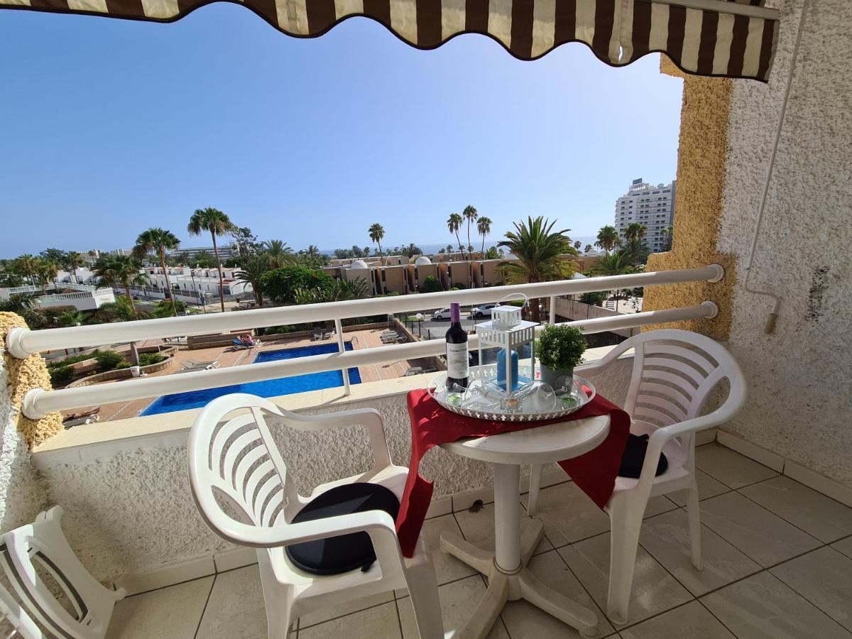 Borinquen Only 280 Meters To The Beach, Balcony With Sea View, Heated Pool, Wifi * Playa de las Américas