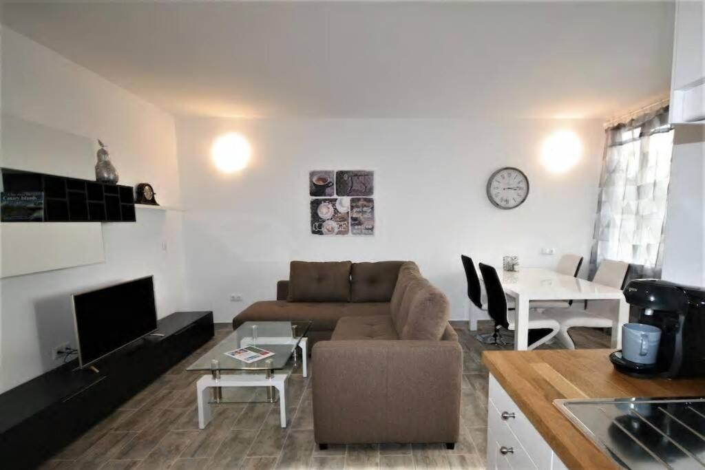 Super Cozy Holiday At South Tenerife Apartment