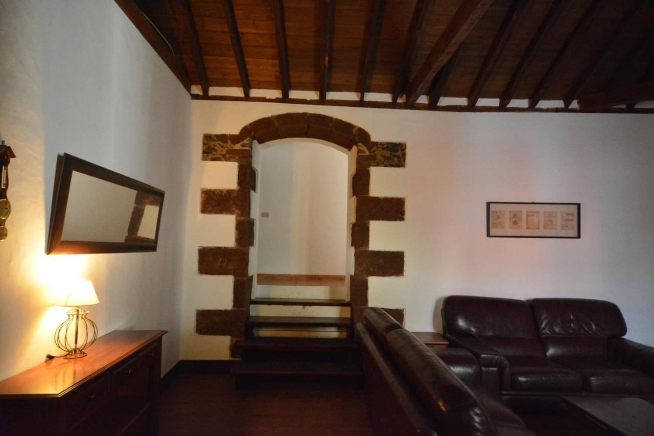 Casa Antigua La Embajada * Tejina