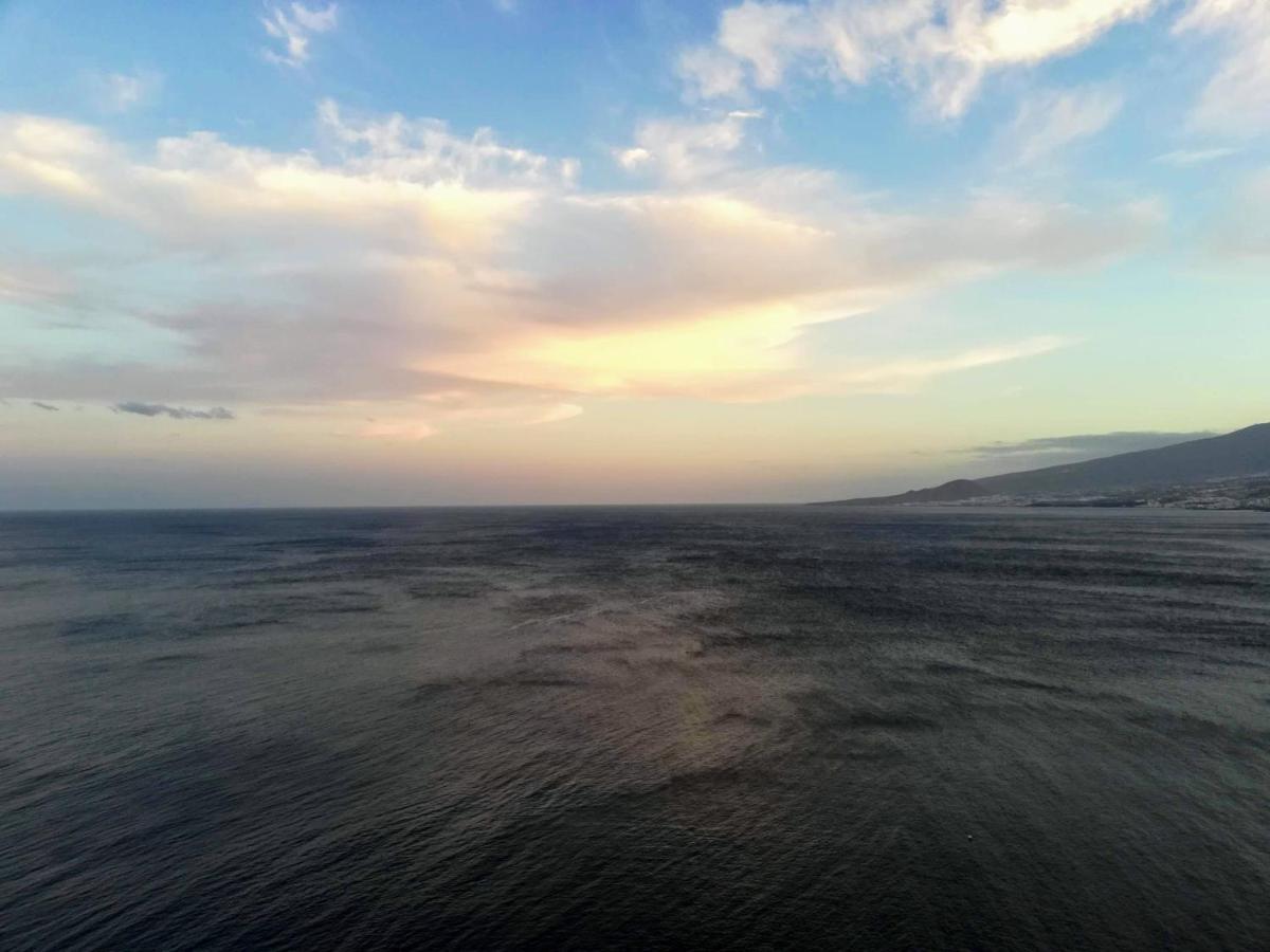 Facing The Ocean - Full Appt With 2 Double Bedroom Apartment *