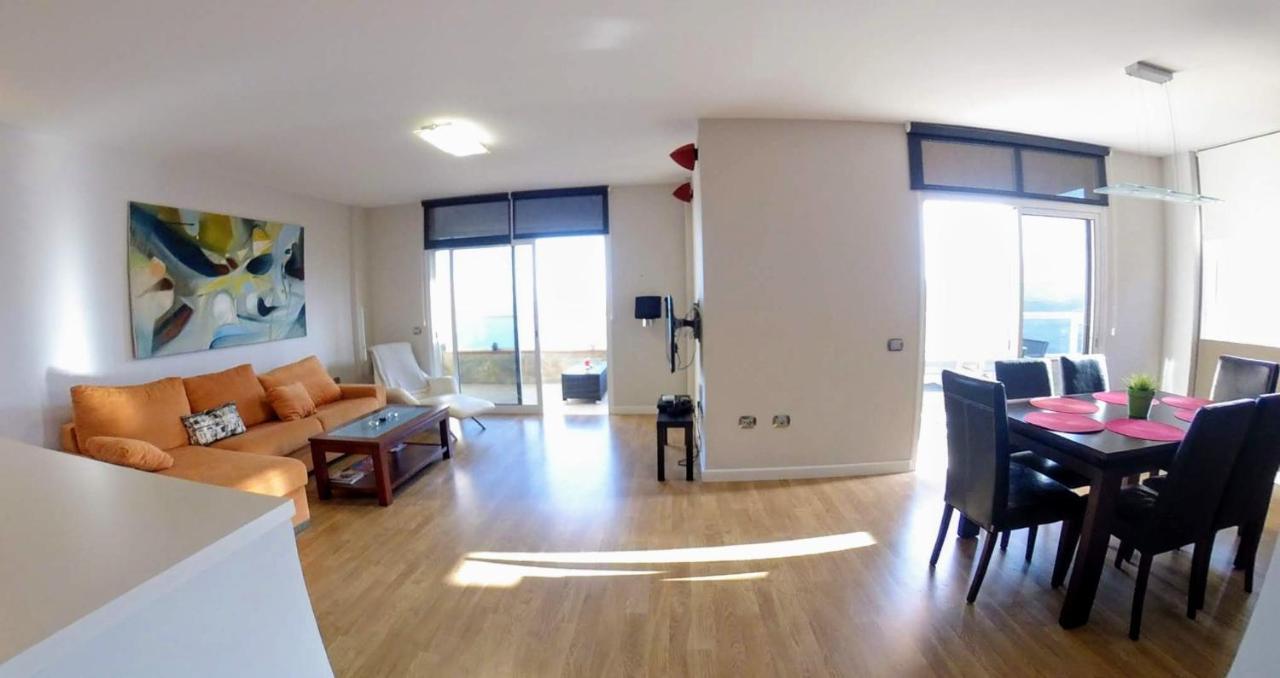 Facing The Ocean - Full Appt With 2 Double Bedroom *