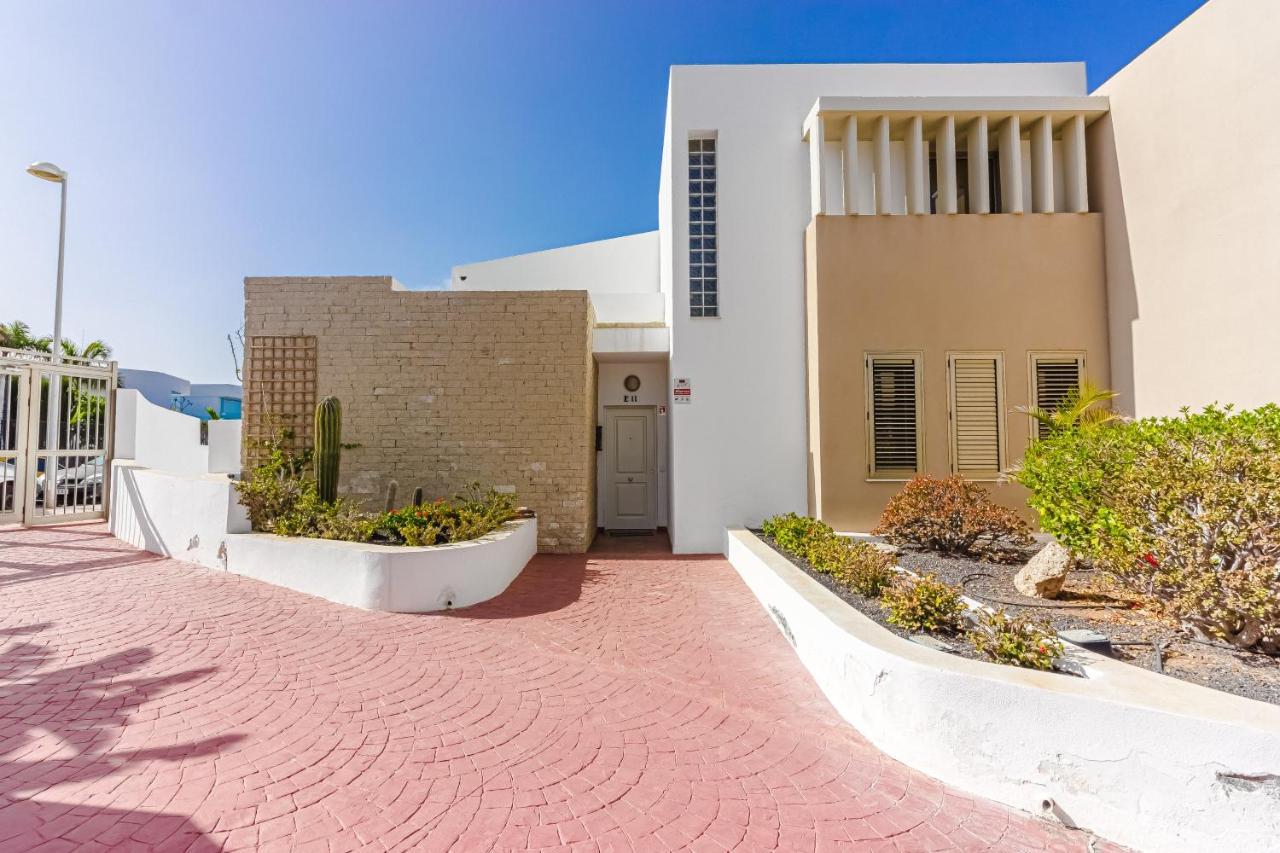 Villa Eleonora, Luxury With Heated Pool Ocean View In Adeje, Tenerife