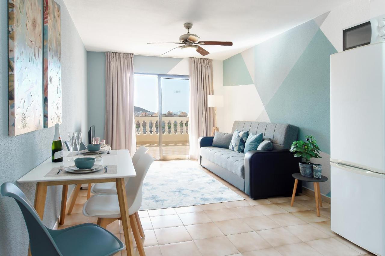 Appartement Great View, Heated Pool, Cool Design - Castle Harbour In Cristianos *