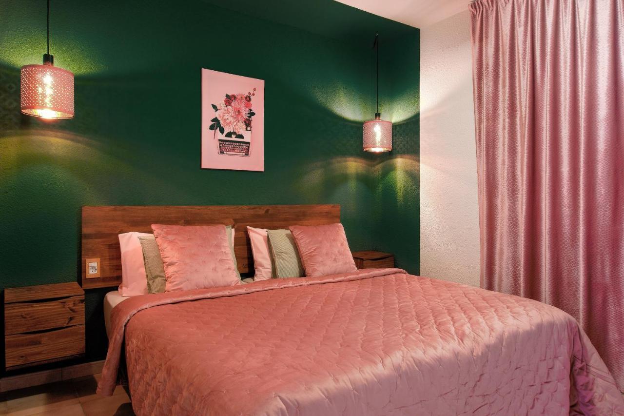 Great View, Heated Pool, Cool Design - Castle Harbour In Cristianos *