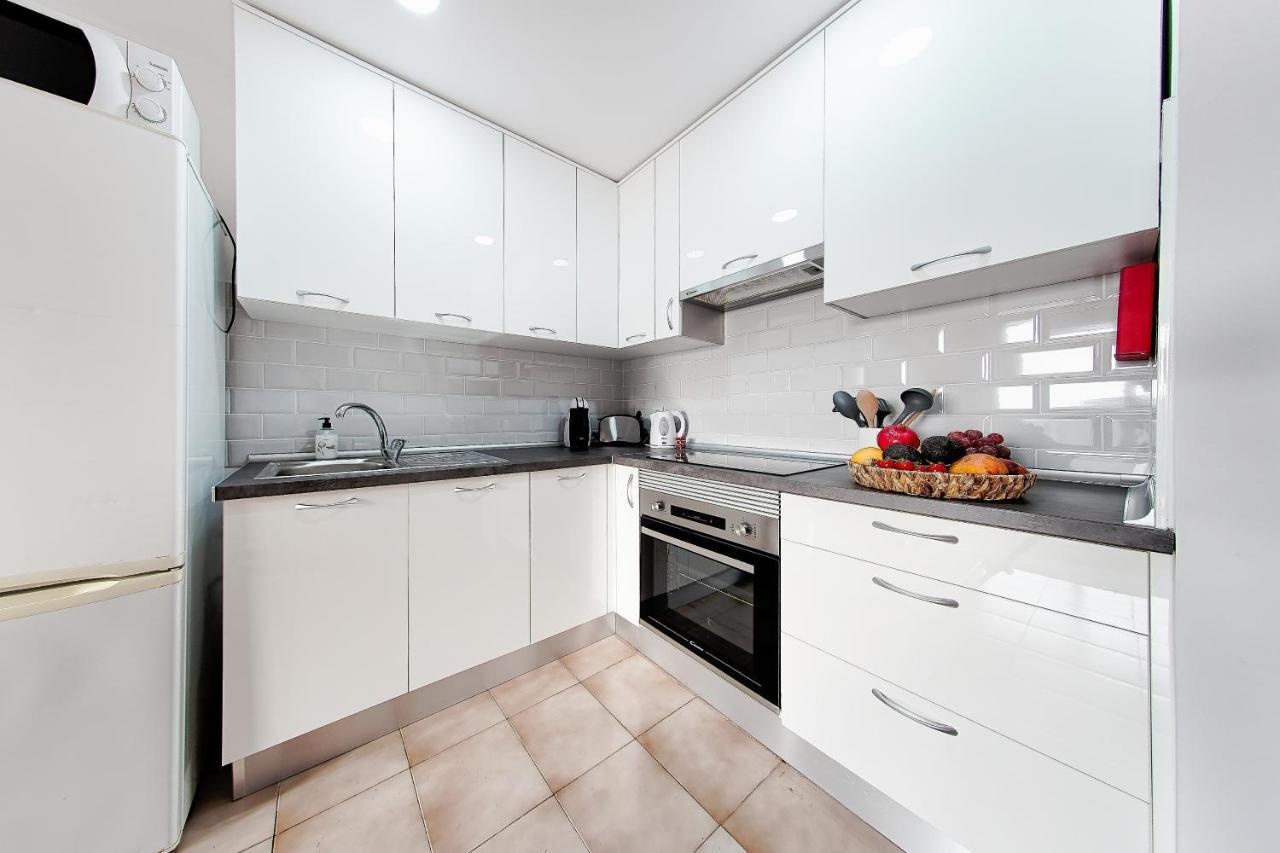 Great View, Heated Pool, Cool Design - Castle Harbour In Cristianos Appartement