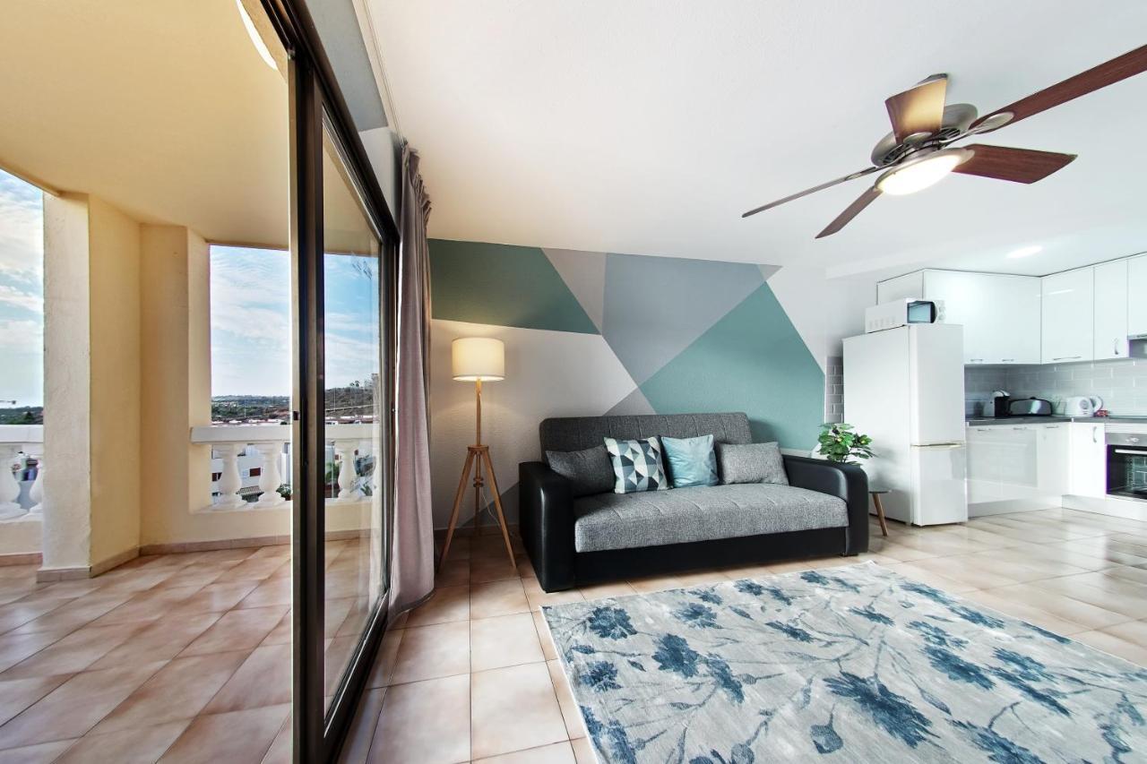 Great View, Heated Pool, Cool Design - Castle Harbour In Cristianos * Los Cristianos (Tenerife)