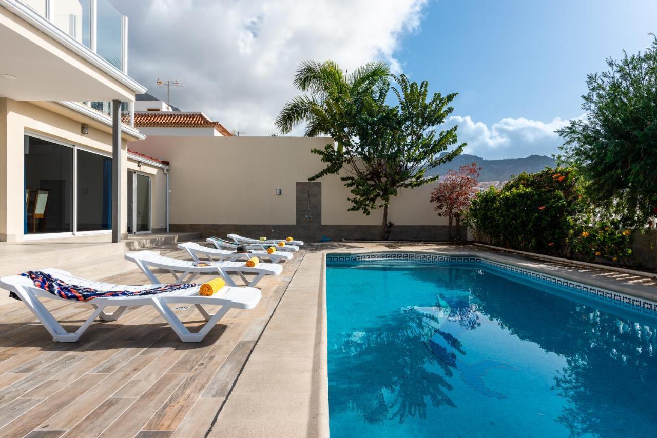 Villa Amazing Medina, Bbq, Heated Pool! Costa Adeje (Tenerife)