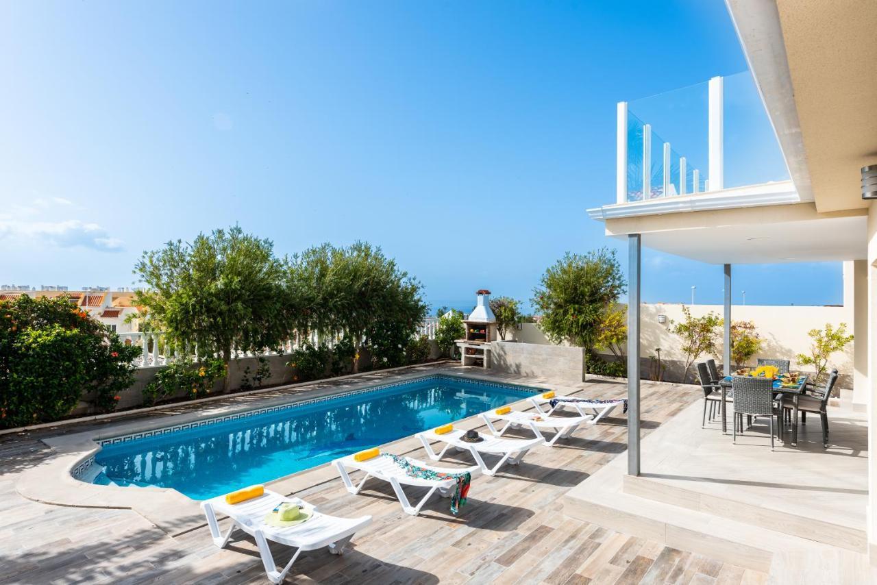 Amazing Medina, Bbq, Heated Pool! Villa Costa Adeje (Tenerife)