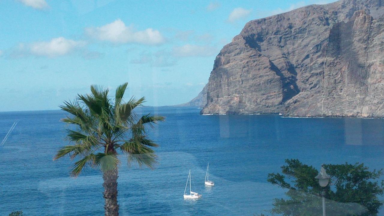 Enjoy Holiday-wonderful Views *