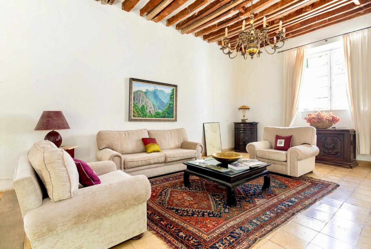 Villa Detached With Garden, Heated And Private Pool, Sea View, Parking Free