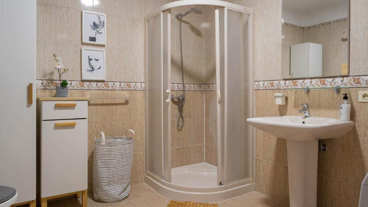 Ocean Front Two Bedroom Puerto de Santiago (Tenerife)