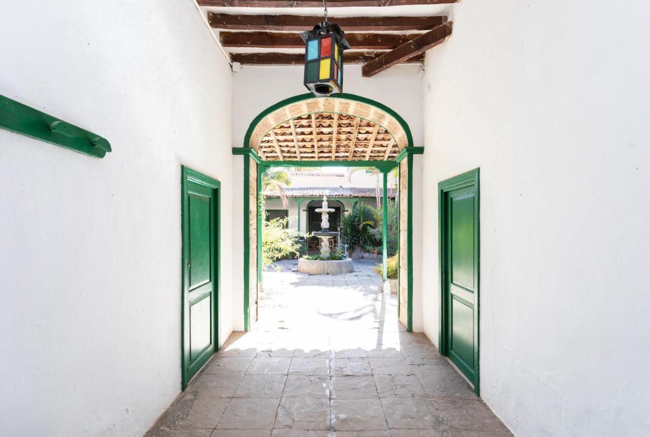 Detached With Garden, Heated And Private Pool, Sea View, Parking Free *