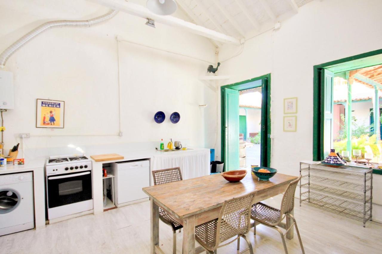 Detached With Garden, Heated And Private Pool, Sea View, Parking Free *