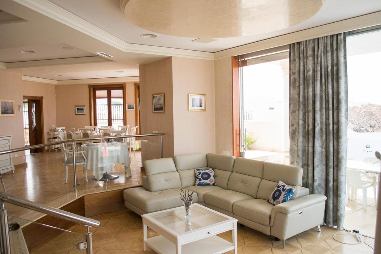Nautilus Luxury Holiday Villa Costa Adeje (Tenerife)