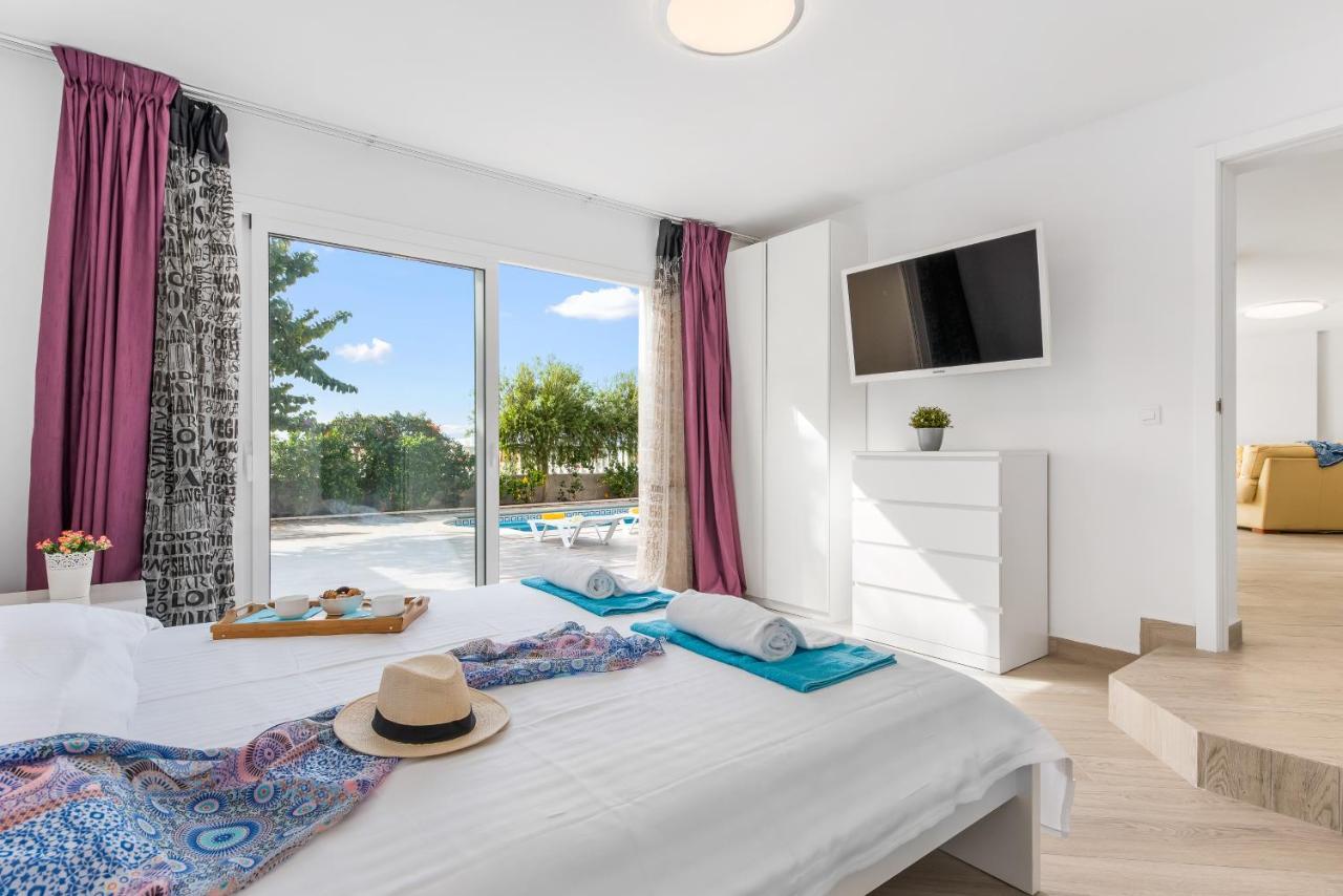Villa Amazing Medina, Bbq, Heated Pool! Costa Adeje (Tenerife)
