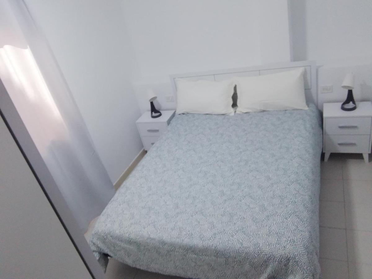 Avenida Deluxe Apartment *