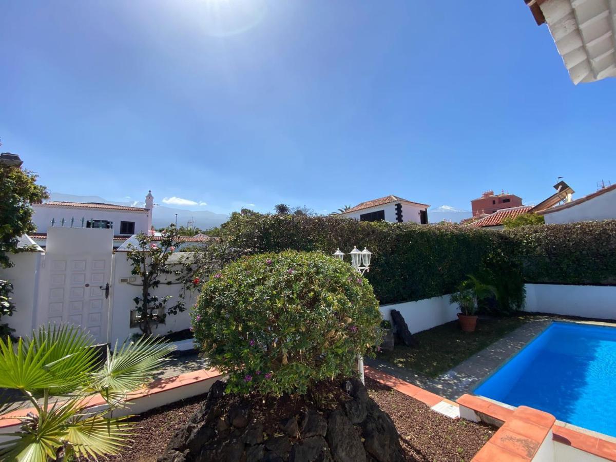 La Paz Villa *