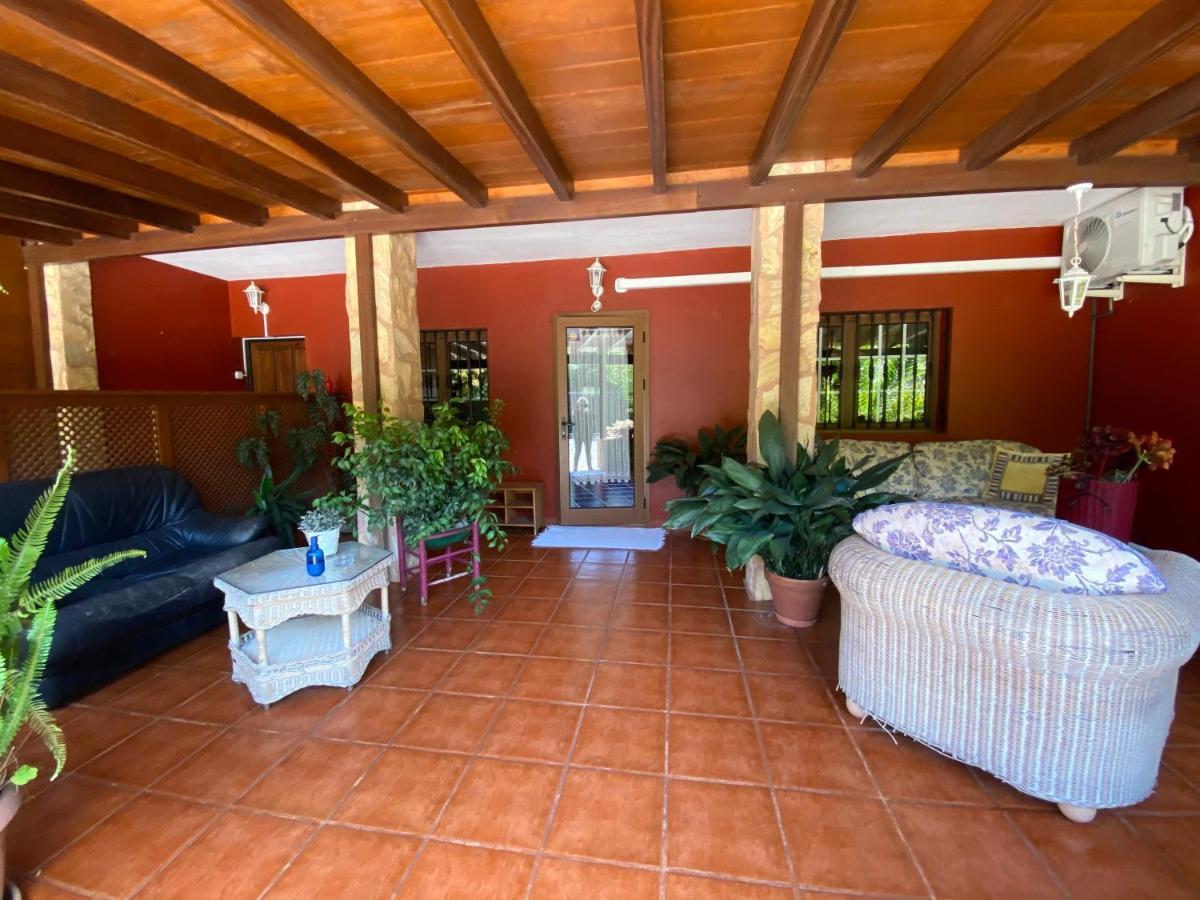 Casa Lazaro, *