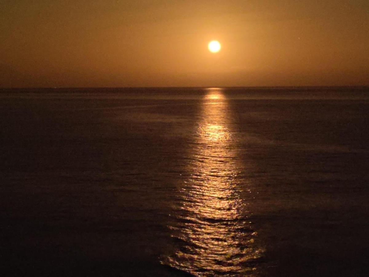 Sunrise On The Ocean 2 Apartment *