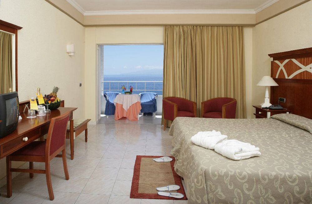 Stil Gigantes - Only Adults 4*