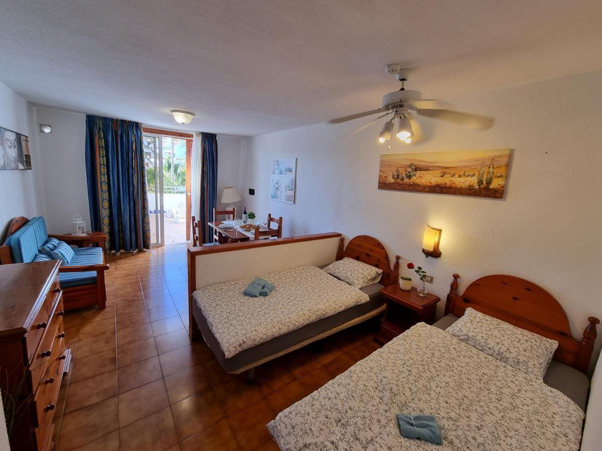 Apartment Studio No 1 Directly On The And Sea, Terrace, Heated Pool, Wifi Playa de las Americas (Tenerife)