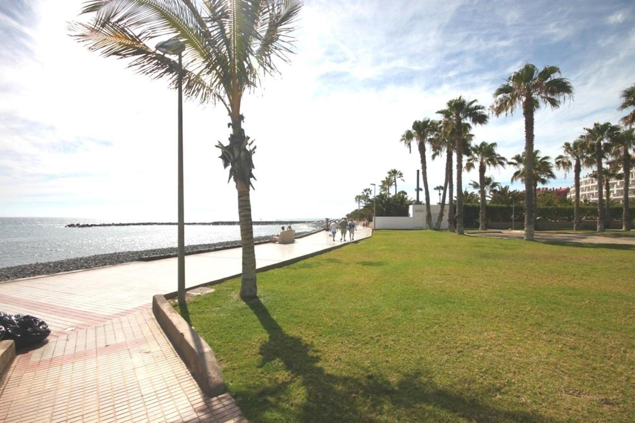 Apartment Luxury In Beachfront Complex In El Duque Area,