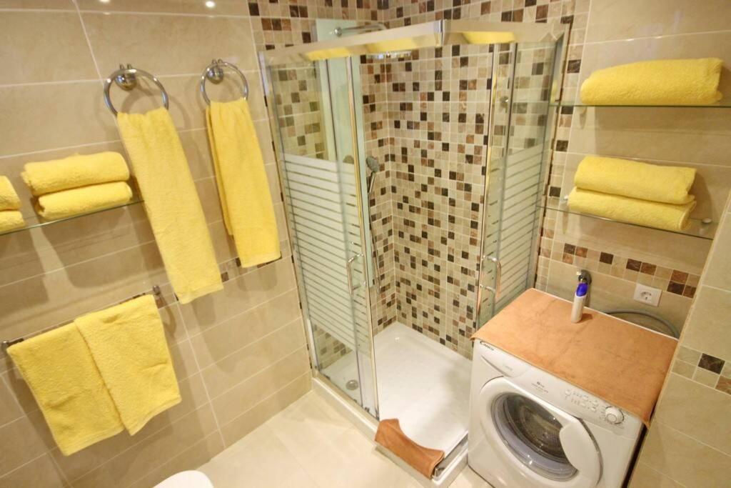 Apartamento In Beachfront Complex In El Duque Area, Costa Adeje (Tenerife)