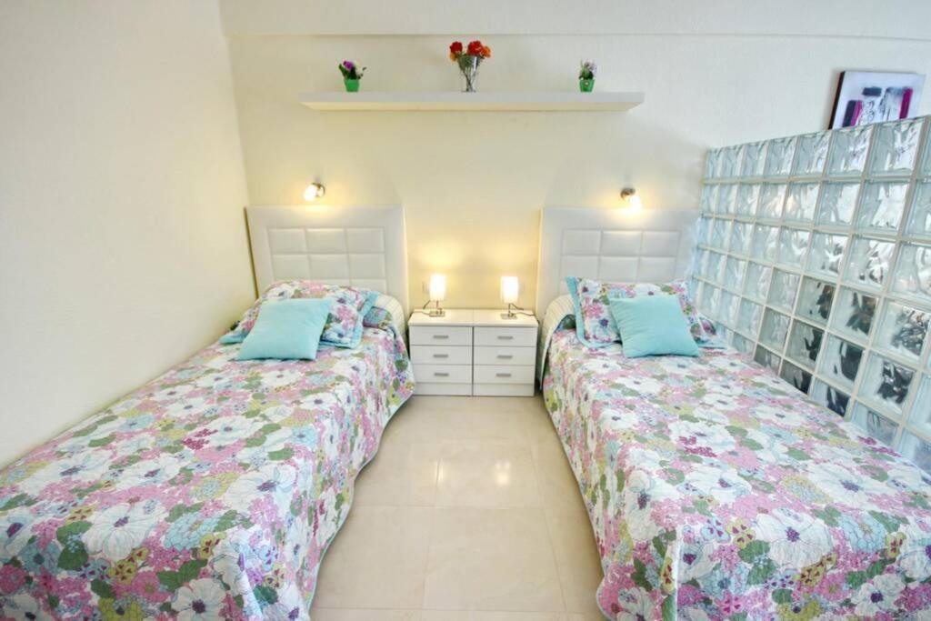 Apartamento In Beachfront Complex In El Duque Area,