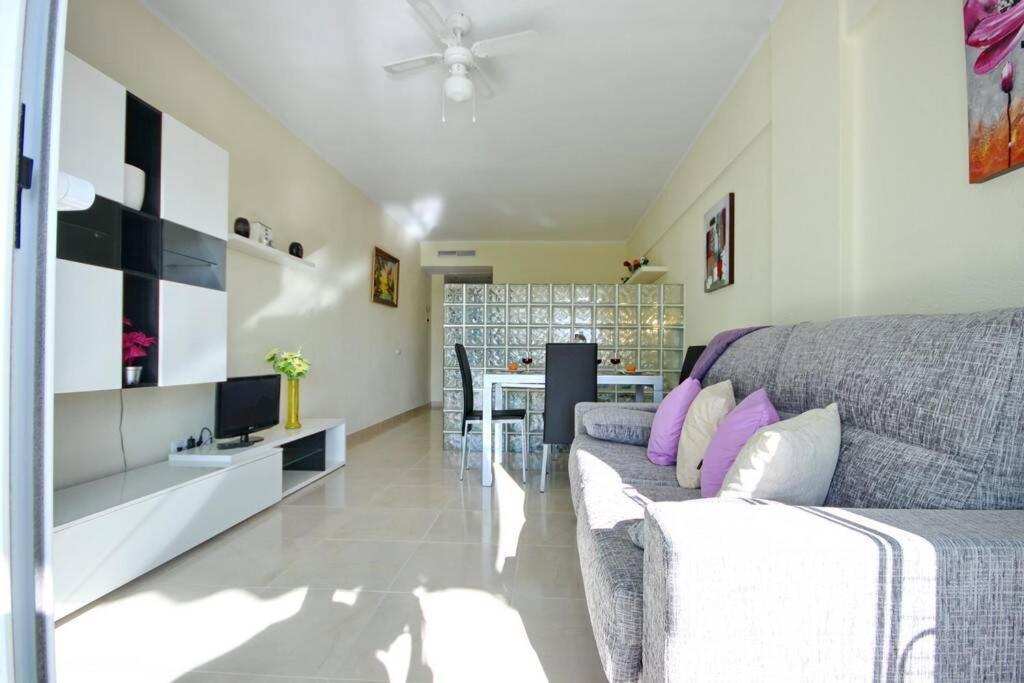 In Beachfront Complex In El Duque Area, Apartamento *