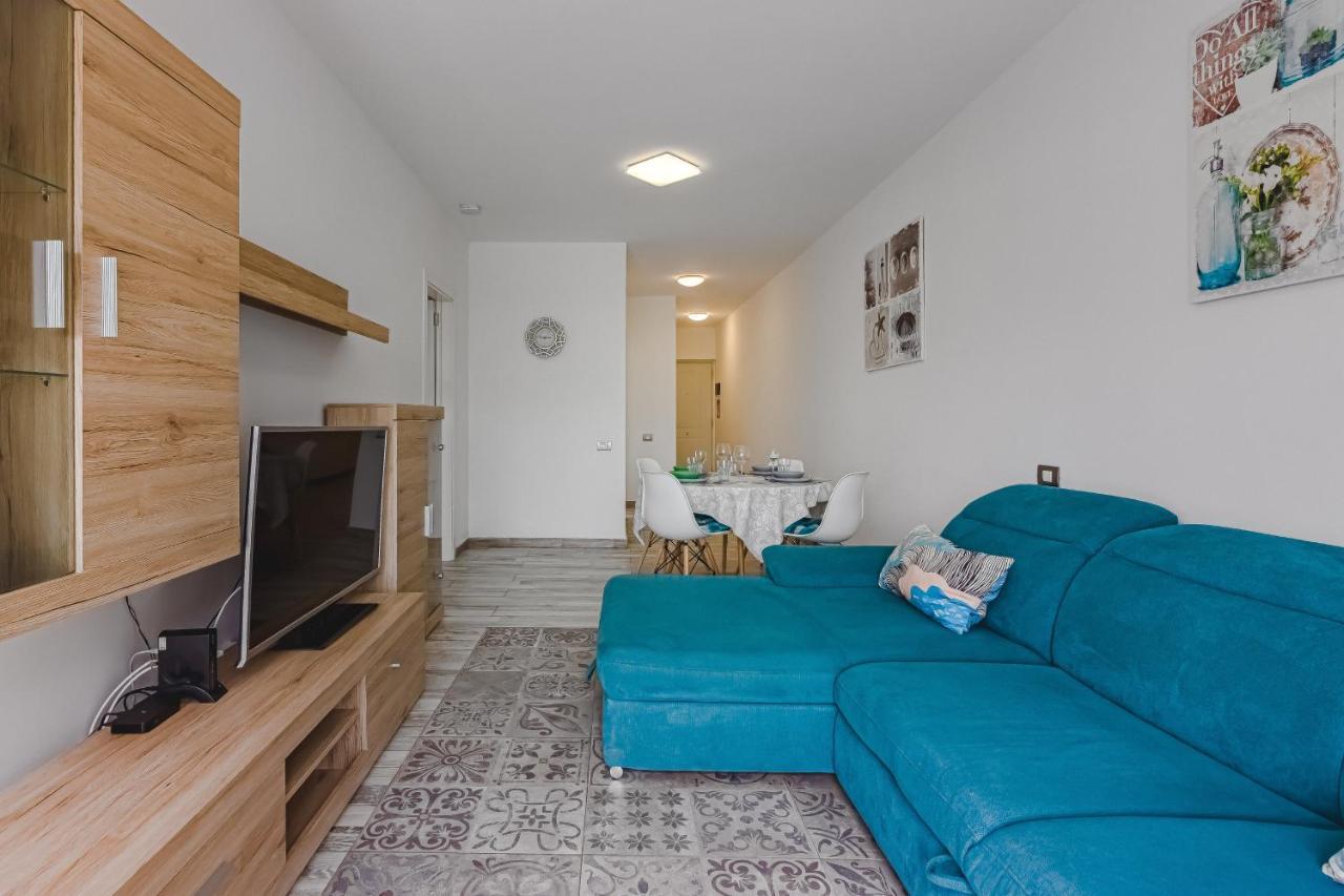 Apartment Cozy In El Duque By Altamarhomes *