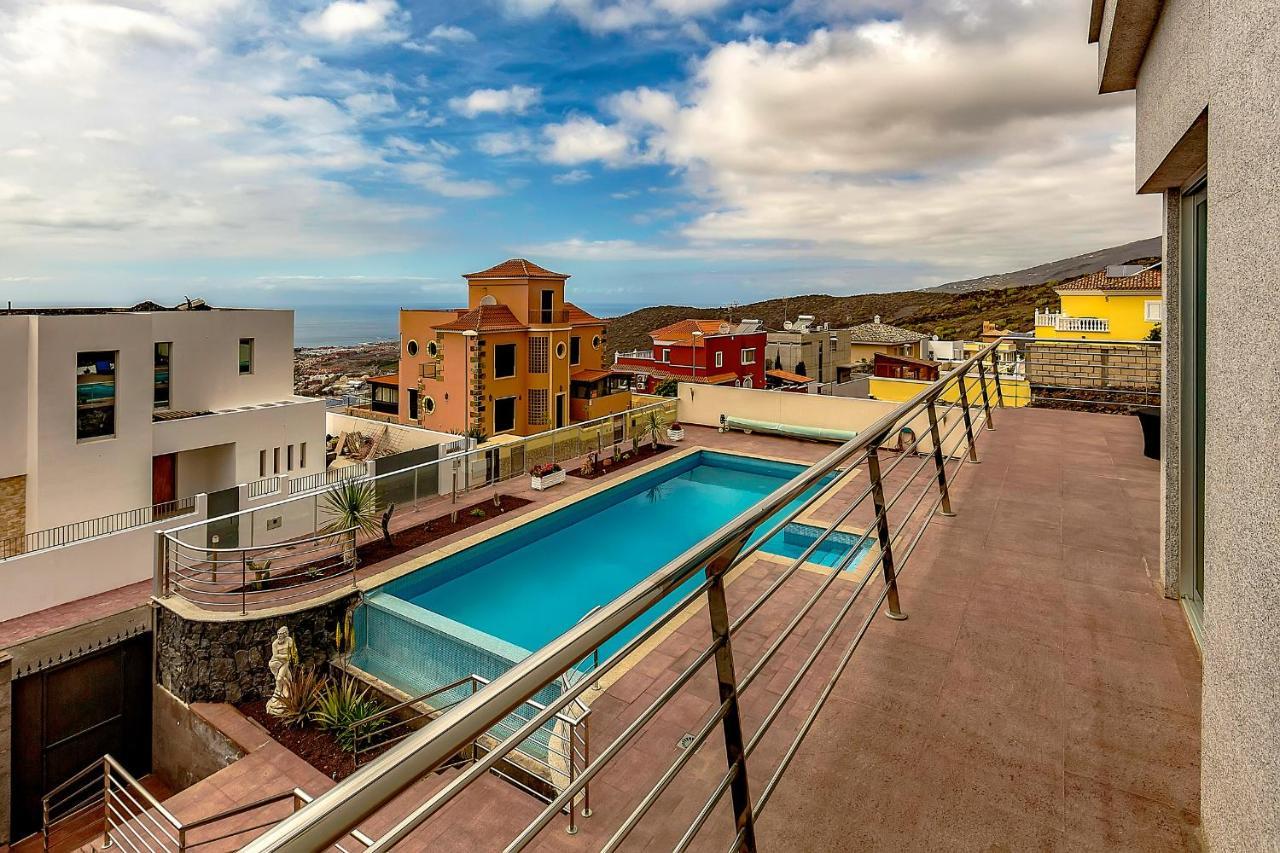Josefina Villa Costa Adeje (Tenerife)