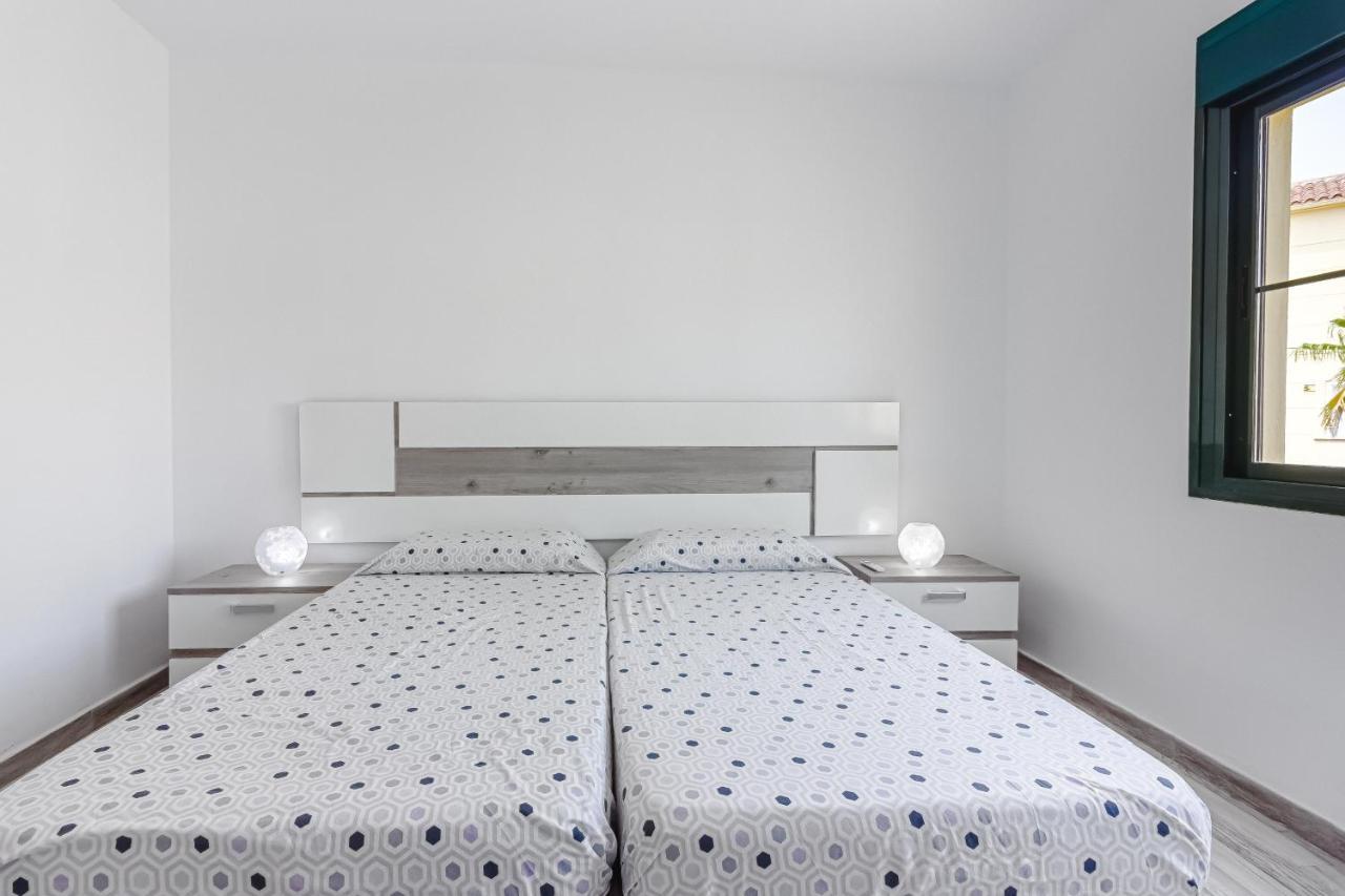 Cozy In El Duque By Altamarhomes Apartment