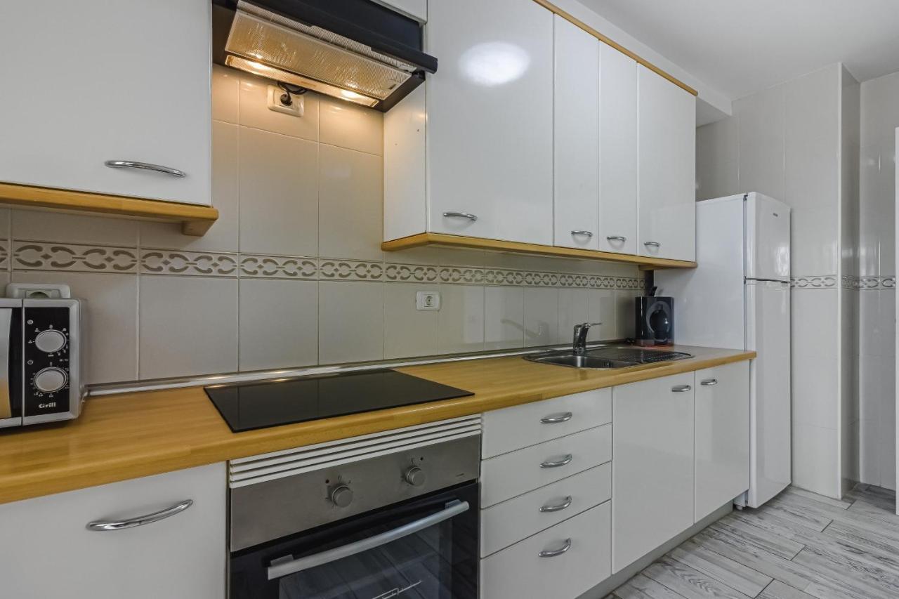 Apartment Cozy In El Duque By Altamarhomes *