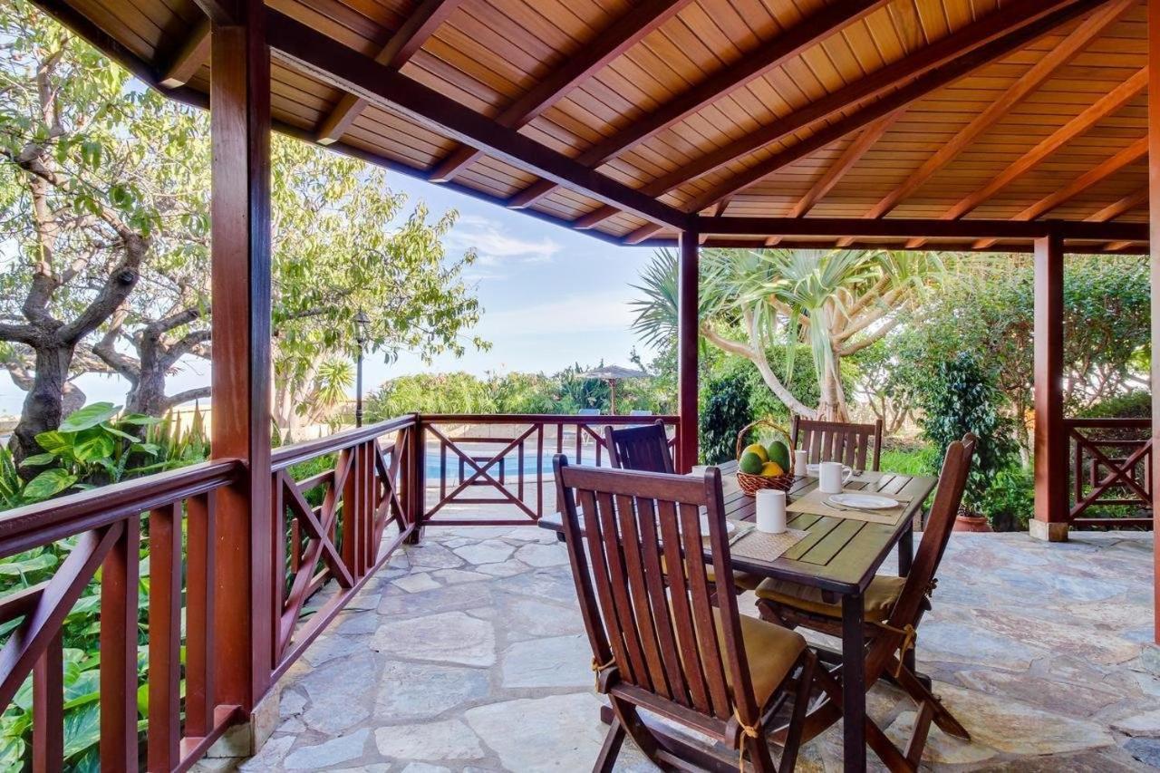 Mimosa Villa *