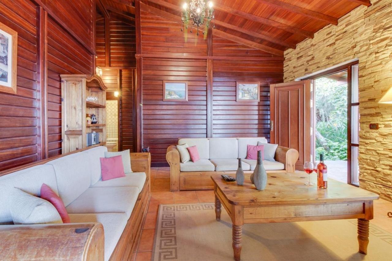 Villa Mimosa *