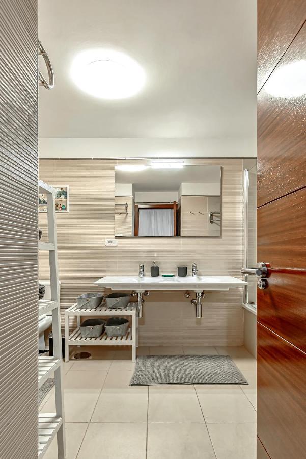 23 Caldera Del Rey Near Siam Park * Costa Adeje (Tenerife)