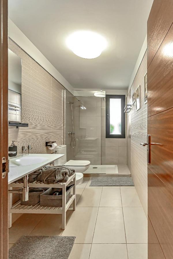 23 Caldera Del Rey Near Siam Park * Costa Adeje (Tenerife)