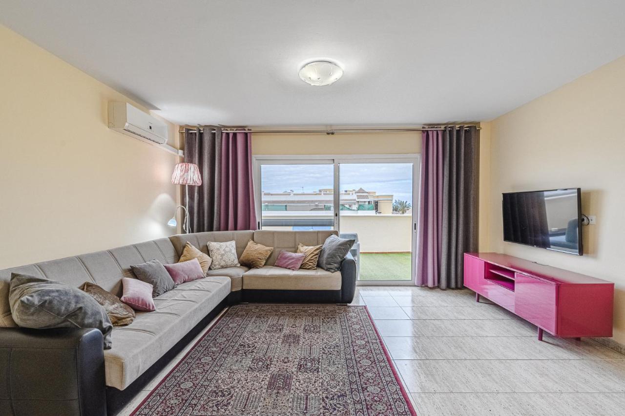 Appartement Red Large Family Apartment, Three Floors, 10 Guests