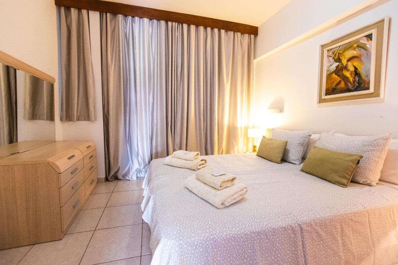 Two Bedroom Near El Duque Beach,