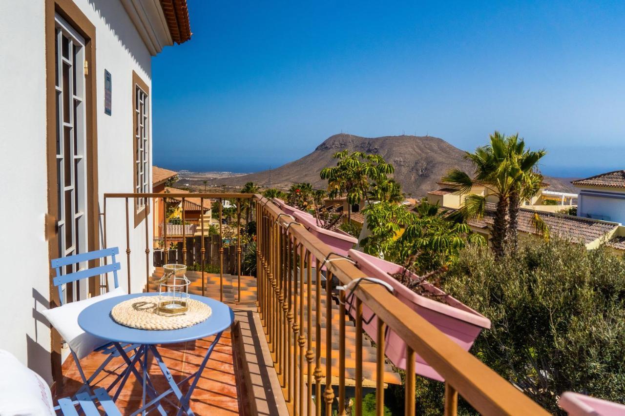 Villa Deluxe Bella Air Con & Heated Pool, Tenerife South