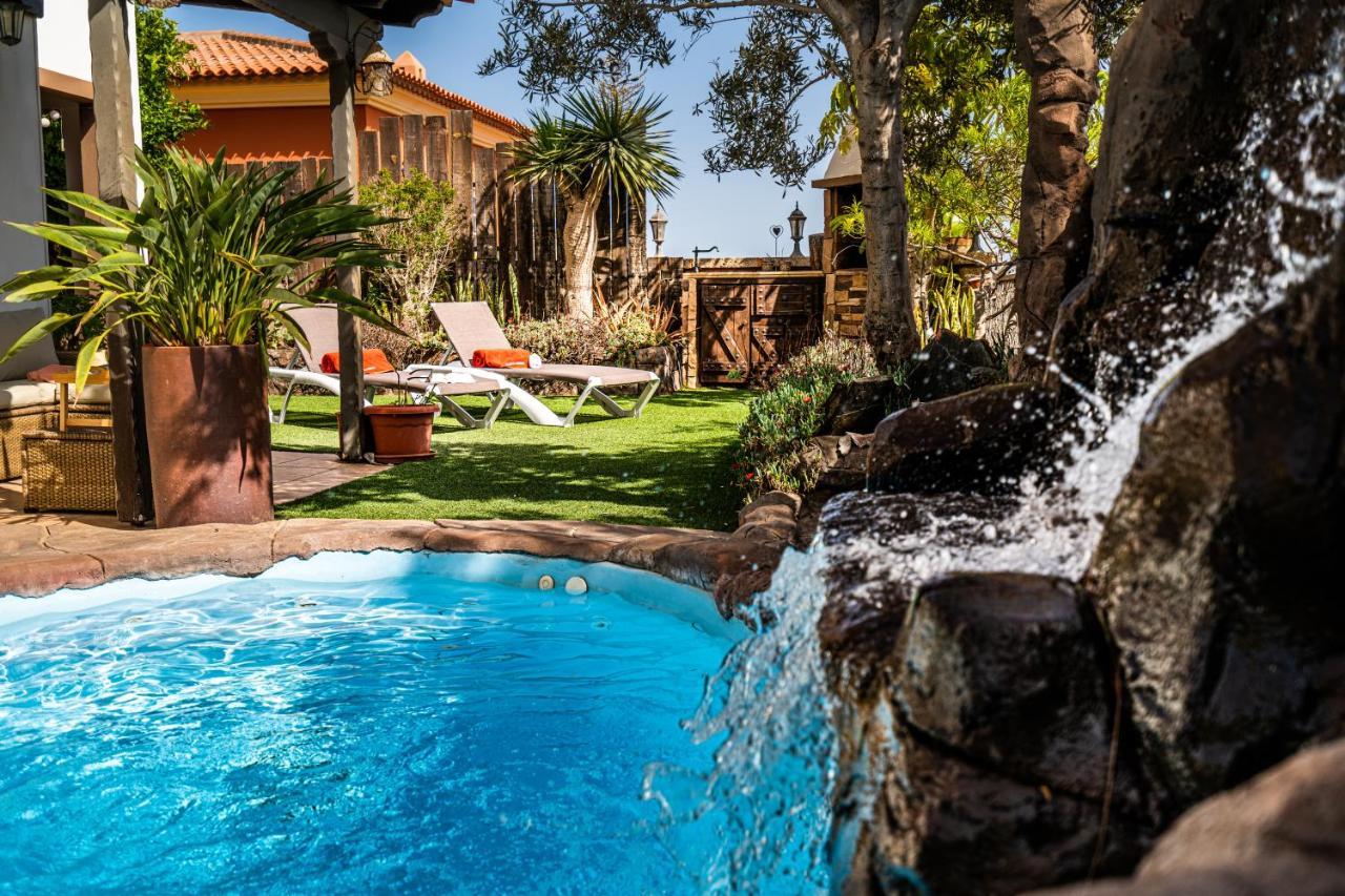Deluxe Bella Air Con & Heated Pool, Tenerife South Villa *