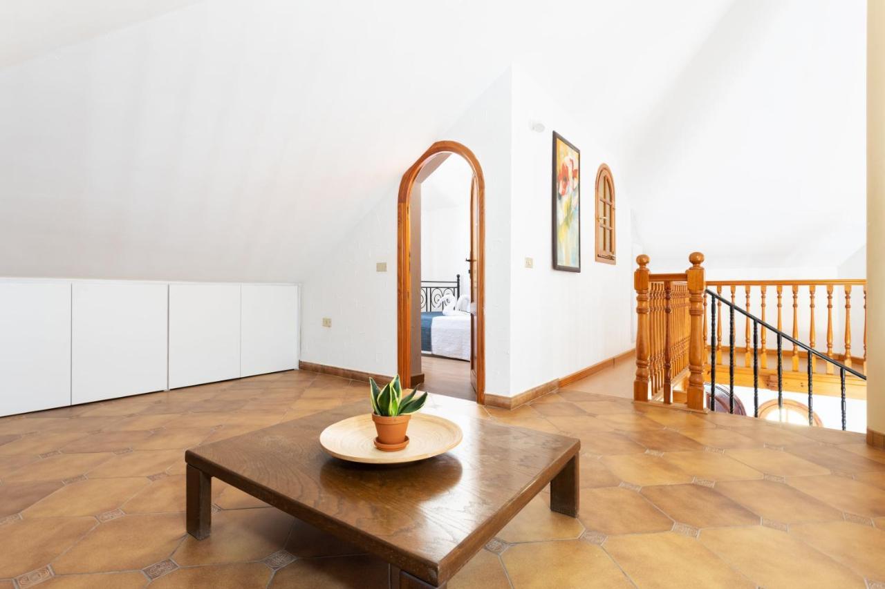 Casa Platano - Private Pool - Ocean View - Bbq - Garden - Terrace - Free Wifi - Child & Pet-friendly - 4 Bedrooms - 8 People *
